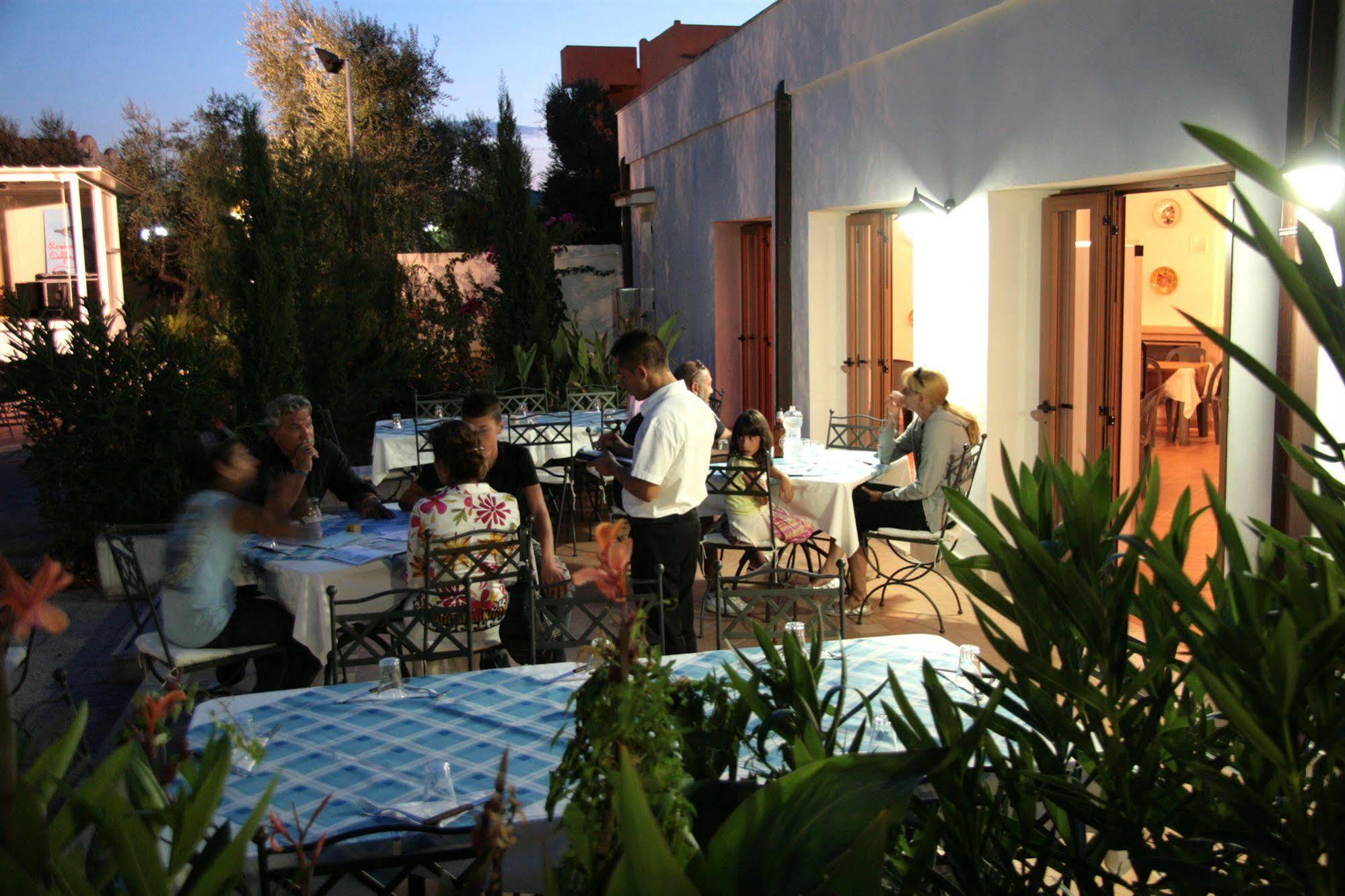 Villaggio Turistico Residence Delfino Vieste Exterior foto